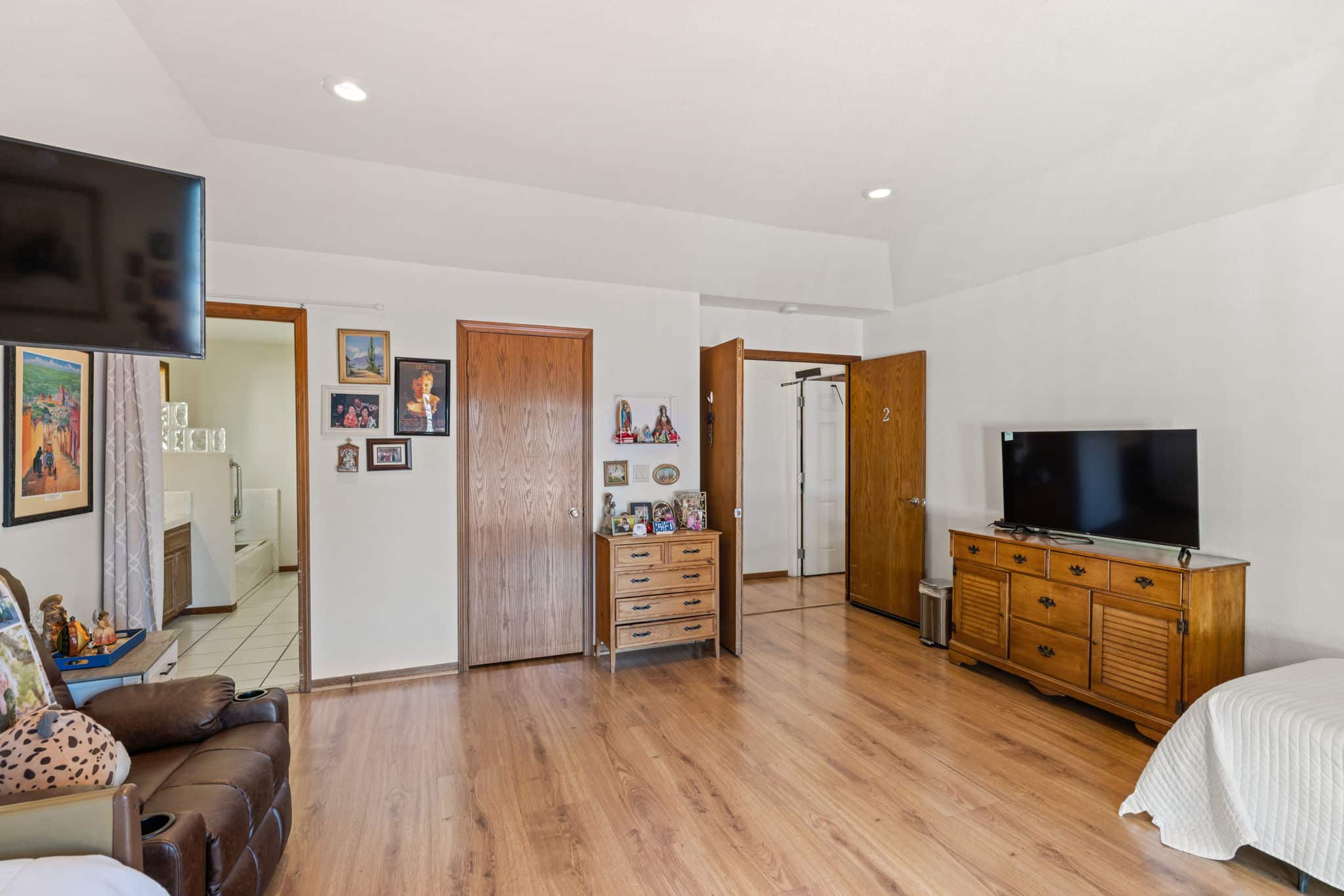 13-web-or-mls-_MG_0068 (1) Santa Rosa, CAHome $875K – Business $160K