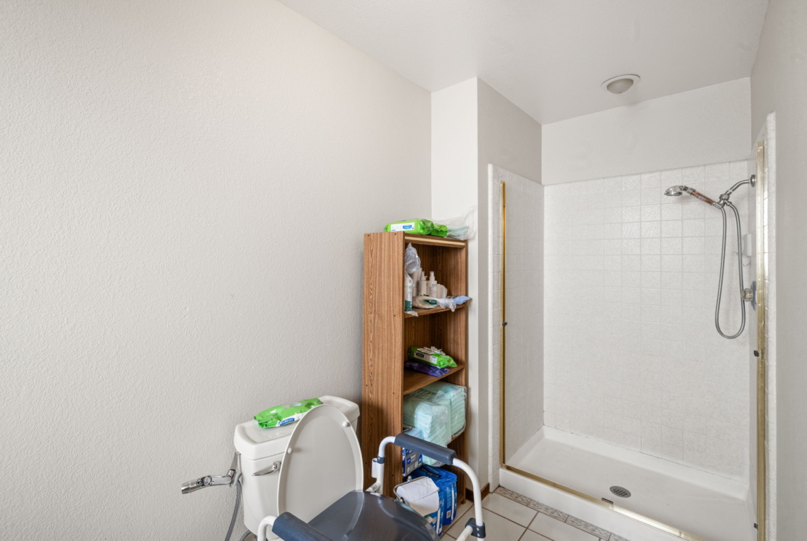 Santa Rosa,  CAHome $875K – Business $160K