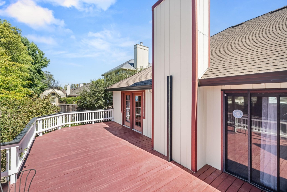 Santa Rosa,  CAHome $875K – Business $160K
