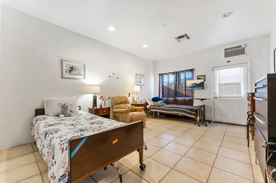 SOLD – Cathedral City 12-Bed For SALE