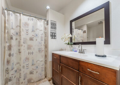 Estrella 6-Bed For LEASE