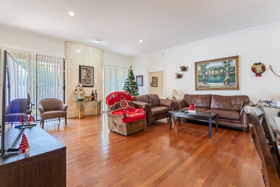 Estrella 6-Bed For LEASE